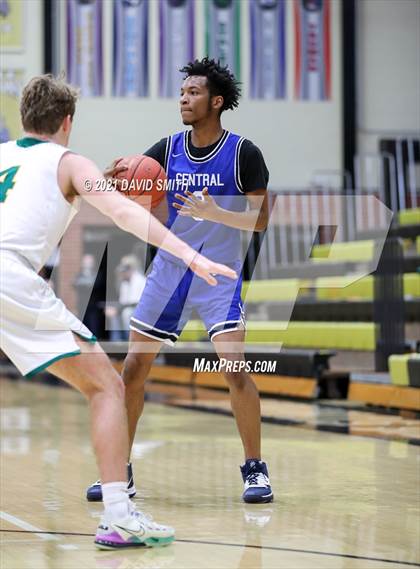 Thumbnail 3 in Central vs Rock Bridge (Summit Grill Shootout) photogallery.
