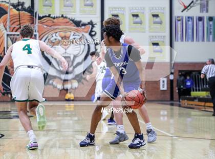 Thumbnail 1 in Central vs Rock Bridge (Summit Grill Shootout) photogallery.