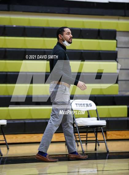 Thumbnail 3 in Central vs Rock Bridge (Summit Grill Shootout) photogallery.