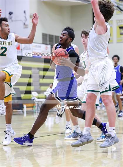 Thumbnail 1 in Central vs Rock Bridge (Summit Grill Shootout) photogallery.