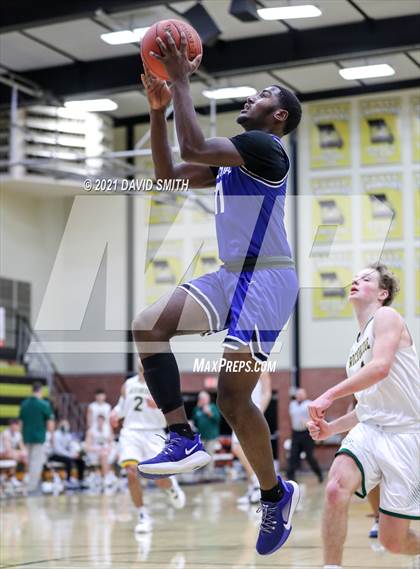 Thumbnail 1 in Central vs Rock Bridge (Summit Grill Shootout) photogallery.