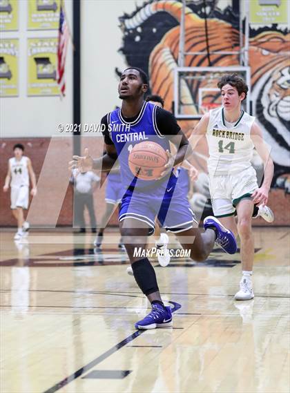 Thumbnail 3 in Central vs Rock Bridge (Summit Grill Shootout) photogallery.