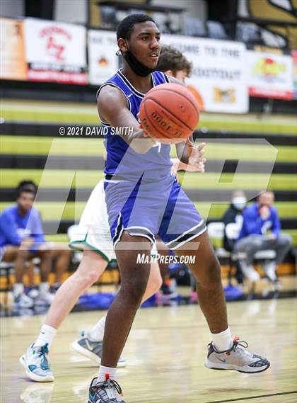 Thumbnail 1 in Central vs Rock Bridge (Summit Grill Shootout) photogallery.
