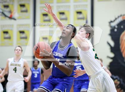 Thumbnail 1 in Central vs Rock Bridge (Summit Grill Shootout) photogallery.