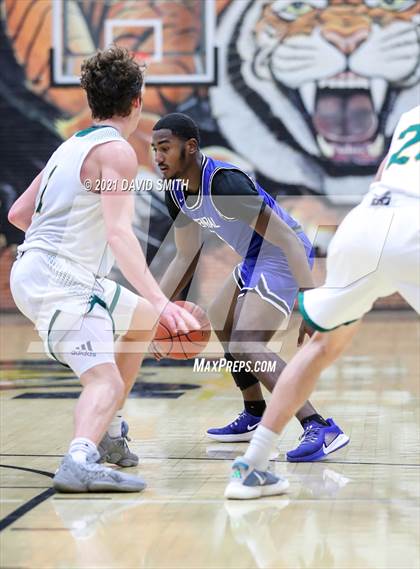 Thumbnail 3 in Central vs Rock Bridge (Summit Grill Shootout) photogallery.