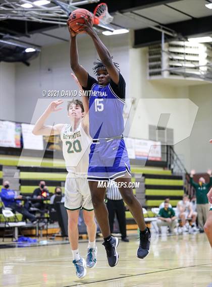 Thumbnail 1 in Central vs Rock Bridge (Summit Grill Shootout) photogallery.