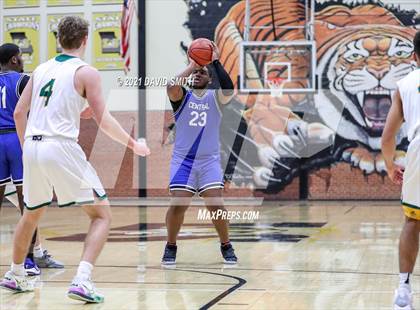 Thumbnail 2 in Central vs Rock Bridge (Summit Grill Shootout) photogallery.
