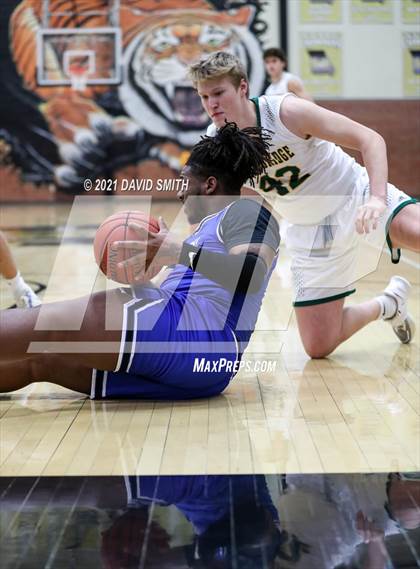Thumbnail 3 in Central vs Rock Bridge (Summit Grill Shootout) photogallery.