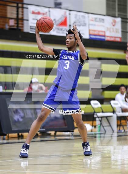 Thumbnail 1 in Central vs Rock Bridge (Summit Grill Shootout) photogallery.