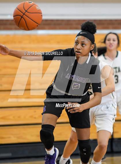 Thumbnail 1 in Sacramento vs. Mountain Vista (NIKE Tournament of Champions) photogallery.