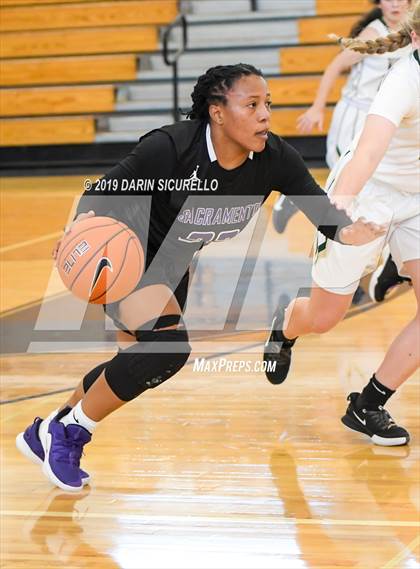 Thumbnail 1 in Sacramento vs. Mountain Vista (NIKE Tournament of Champions) photogallery.