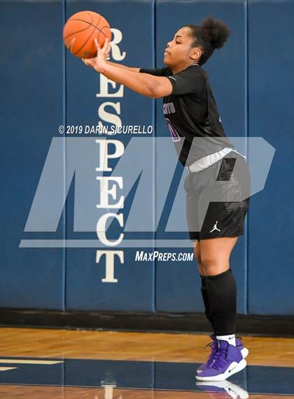 Thumbnail 1 in Sacramento vs. Mountain Vista (NIKE Tournament of Champions) photogallery.