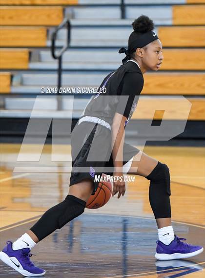 Thumbnail 1 in Sacramento vs. Mountain Vista (NIKE Tournament of Champions) photogallery.
