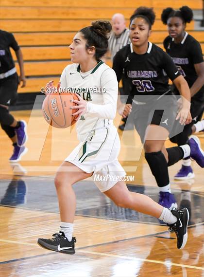 Thumbnail 2 in Sacramento vs. Mountain Vista (NIKE Tournament of Champions) photogallery.