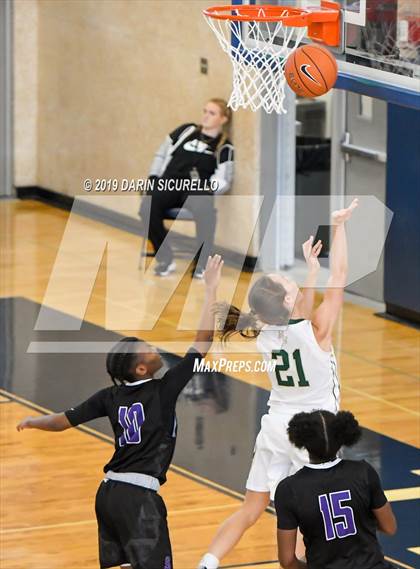 Thumbnail 2 in Sacramento vs. Mountain Vista (NIKE Tournament of Champions) photogallery.