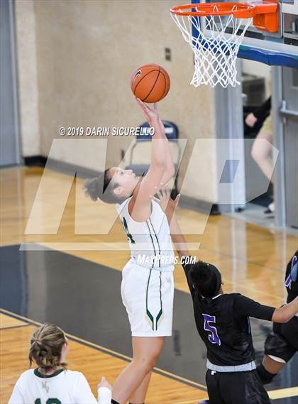 Thumbnail 2 in Sacramento vs. Mountain Vista (NIKE Tournament of Champions) photogallery.
