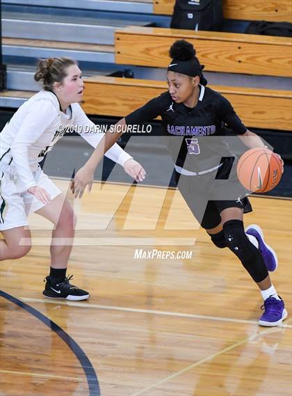 Thumbnail 1 in Sacramento vs. Mountain Vista (NIKE Tournament of Champions) photogallery.