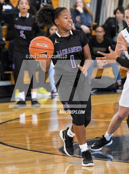 Thumbnail 2 in Sacramento vs. Mountain Vista (NIKE Tournament of Champions) photogallery.