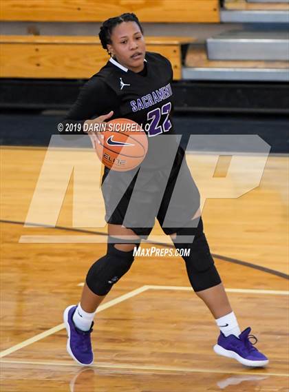 Thumbnail 3 in Sacramento vs. Mountain Vista (NIKE Tournament of Champions) photogallery.