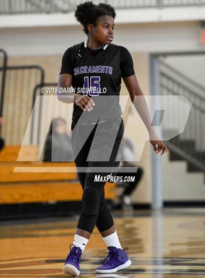 Thumbnail 2 in Sacramento vs. Mountain Vista (NIKE Tournament of Champions) photogallery.
