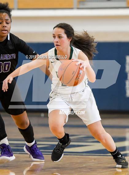 Thumbnail 1 in Sacramento vs. Mountain Vista (NIKE Tournament of Champions) photogallery.