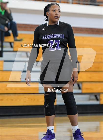 Thumbnail 2 in Sacramento vs. Mountain Vista (NIKE Tournament of Champions) photogallery.