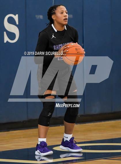 Thumbnail 2 in Sacramento vs. Mountain Vista (NIKE Tournament of Champions) photogallery.