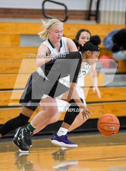 Thumbnail 3 in Sacramento vs. Mountain Vista (NIKE Tournament of Champions) photogallery.