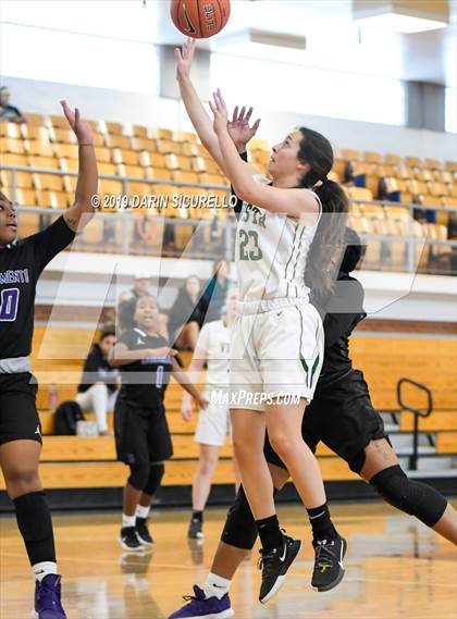 Thumbnail 2 in Sacramento vs. Mountain Vista (NIKE Tournament of Champions) photogallery.