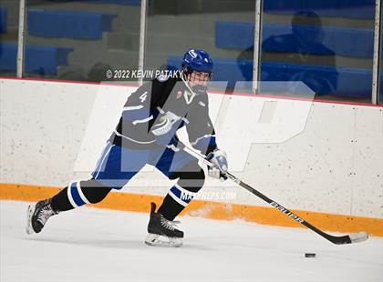 Thumbnail 3 in Darien vs. Northwest Catholic (CIAC D1 Quarterfinal) photogallery.