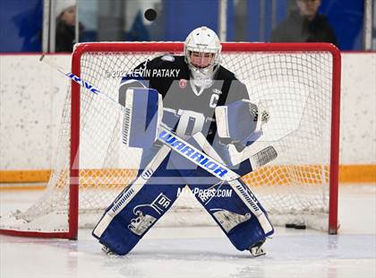 Thumbnail 3 in Darien vs. Northwest Catholic (CIAC D1 Quarterfinal) photogallery.