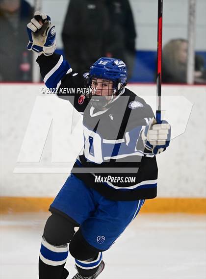 Thumbnail 2 in Darien vs. Northwest Catholic (CIAC D1 Quarterfinal) photogallery.