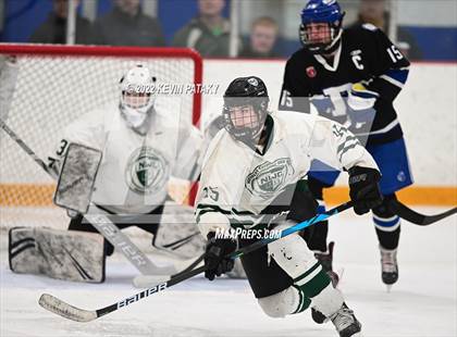 Thumbnail 3 in Darien vs. Northwest Catholic (CIAC D1 Quarterfinal) photogallery.