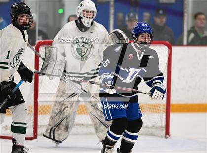 Thumbnail 2 in Darien vs. Northwest Catholic (CIAC D1 Quarterfinal) photogallery.
