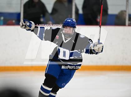 Thumbnail 2 in Darien vs. Northwest Catholic (CIAC D1 Quarterfinal) photogallery.
