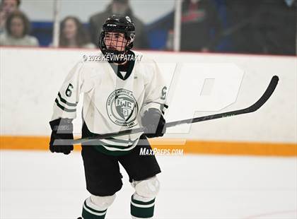 Thumbnail 3 in Darien vs. Northwest Catholic (CIAC D1 Quarterfinal) photogallery.