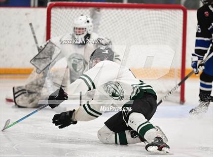 Thumbnail 3 in Darien vs. Northwest Catholic (CIAC D1 Quarterfinal) photogallery.