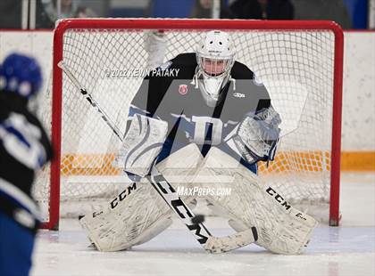 Thumbnail 3 in Darien vs. Northwest Catholic (CIAC D1 Quarterfinal) photogallery.