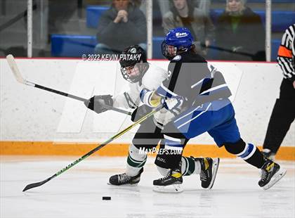 Thumbnail 3 in Darien vs. Northwest Catholic (CIAC D1 Quarterfinal) photogallery.