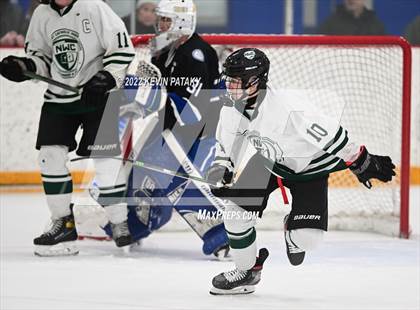 Thumbnail 3 in Darien vs. Northwest Catholic (CIAC D1 Quarterfinal) photogallery.