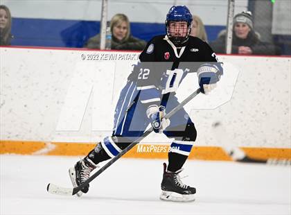 Thumbnail 3 in Darien vs. Northwest Catholic (CIAC D1 Quarterfinal) photogallery.