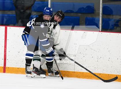 Thumbnail 3 in Darien vs. Northwest Catholic (CIAC D1 Quarterfinal) photogallery.