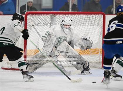Thumbnail 3 in Darien vs. Northwest Catholic (CIAC D1 Quarterfinal) photogallery.