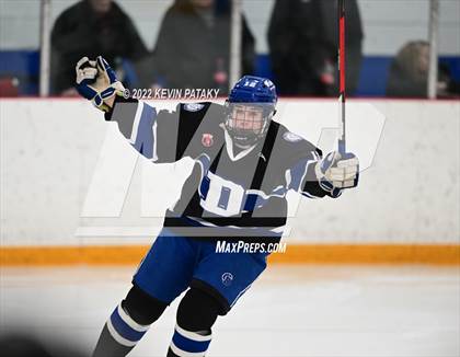 Thumbnail 2 in Darien vs. Northwest Catholic (CIAC D1 Quarterfinal) photogallery.