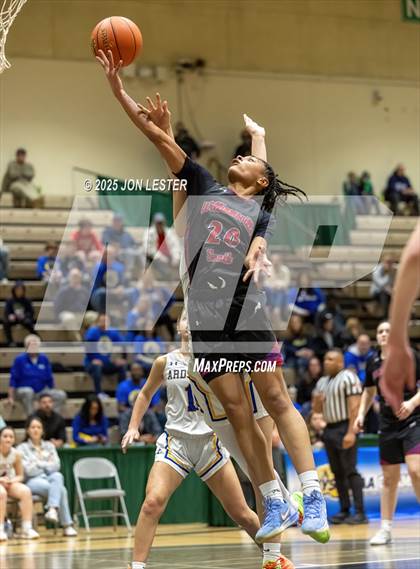 Thumbnail 2 in Williamsville South vs. Ardsley (NYSPHSAA Class A State Semi-Finals) photogallery.