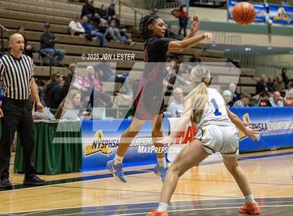 Thumbnail 2 in Williamsville South vs. Ardsley (NYSPHSAA Class A State Semi-Finals) photogallery.