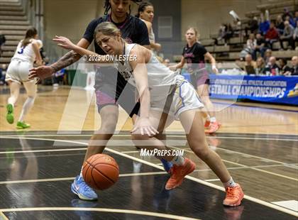Thumbnail 2 in Williamsville South vs. Ardsley (NYSPHSAA Class A State Semi-Finals) photogallery.