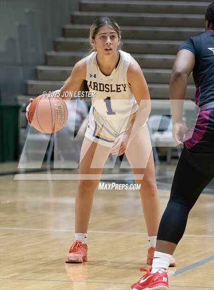 Thumbnail 3 in Williamsville South vs. Ardsley (NYSPHSAA Class A State Semi-Finals) photogallery.