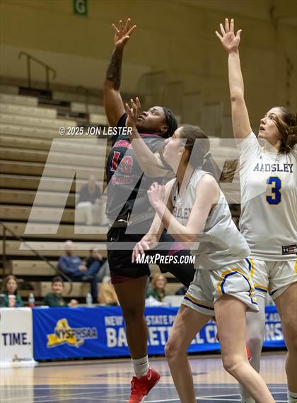 Thumbnail 2 in Williamsville South vs. Ardsley (NYSPHSAA Class A State Semi-Finals) photogallery.