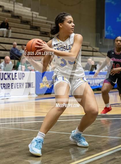 Thumbnail 2 in Williamsville South vs. Ardsley (NYSPHSAA Class A State Semi-Finals) photogallery.